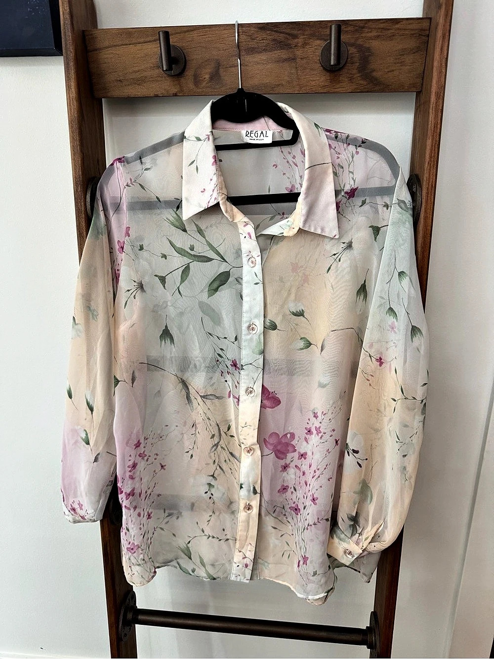 Regal Floral Button Down Shirt in Pink & Green Like New